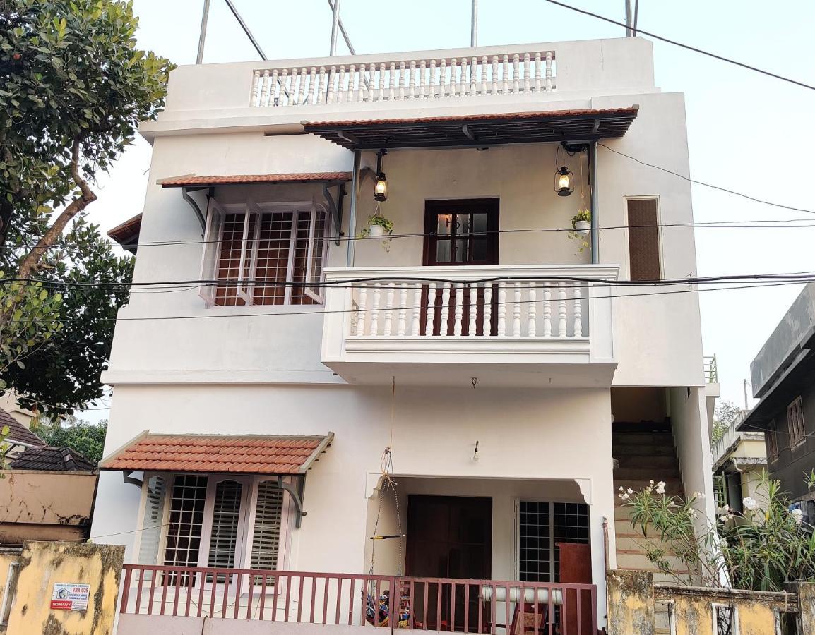 Calvin'S Inn Kochi Exterior foto