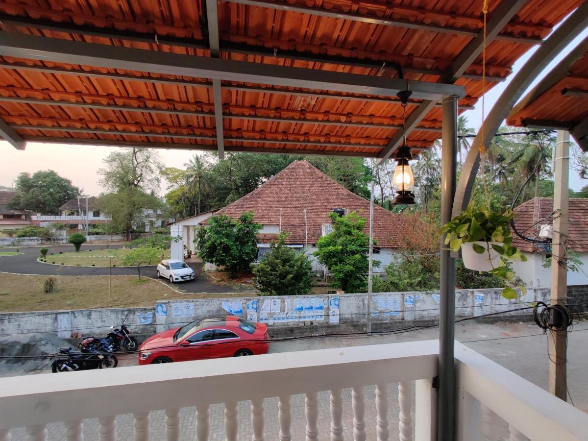 Calvin'S Inn Kochi Exterior foto